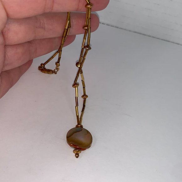 15 " Mother of Pearl Shell and Gold Bead Necklace - Picture 7 of 7